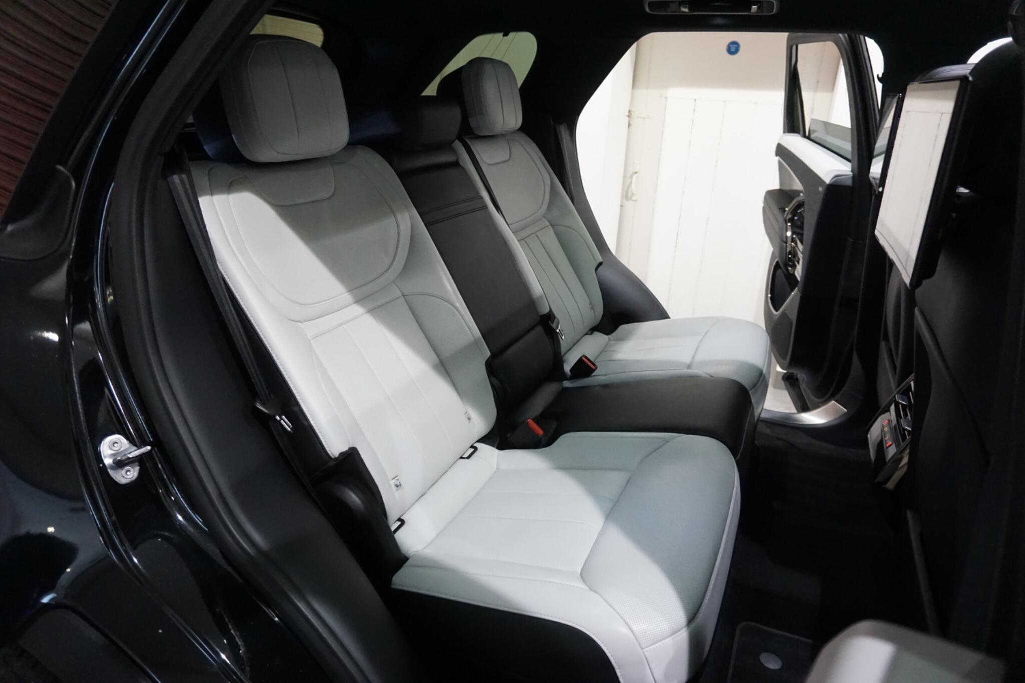 Land Rover Range Rover Sport 3.0 D300 MHEV Dynamic SE Auto 4WD Euro 6 (s/s) 5dr